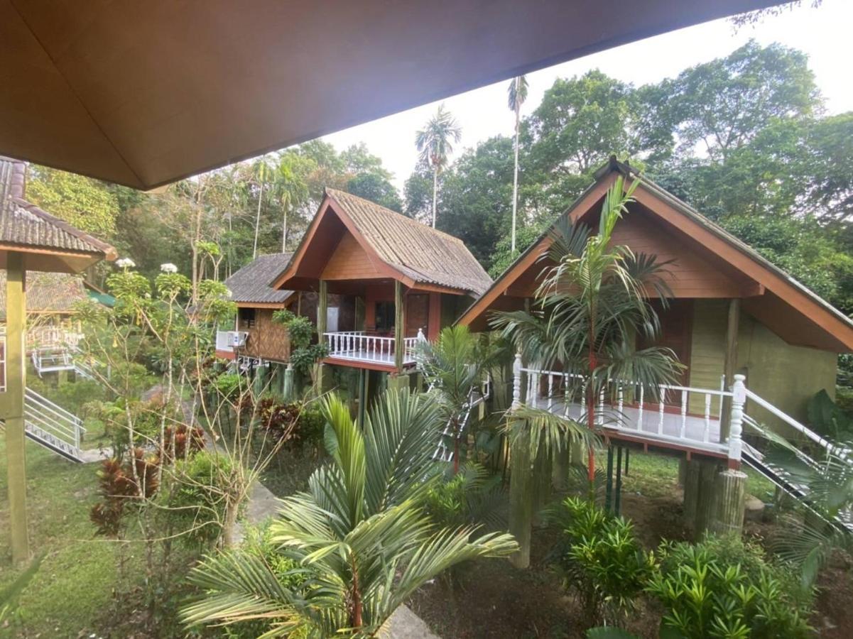 Khao Sok National Park Khao Sok Jungle Huts Resort מראה חיצוני תמונה